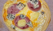 Pizza z tvarohového těsta