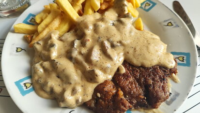 Minutková krkovička s houbovou omáčkou