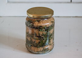 Nevařený jitrocelový sirup