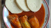 Plněné papriky s rajskou omáčkou podle Zdeňka Pohlreicha (docela dobré)