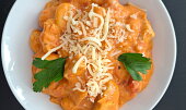 Rychlé gnocchi s kuřecím masem v rajčatové omáčce