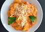 Rychlé gnocchi s kuřecím masem v rajčatové omáčce