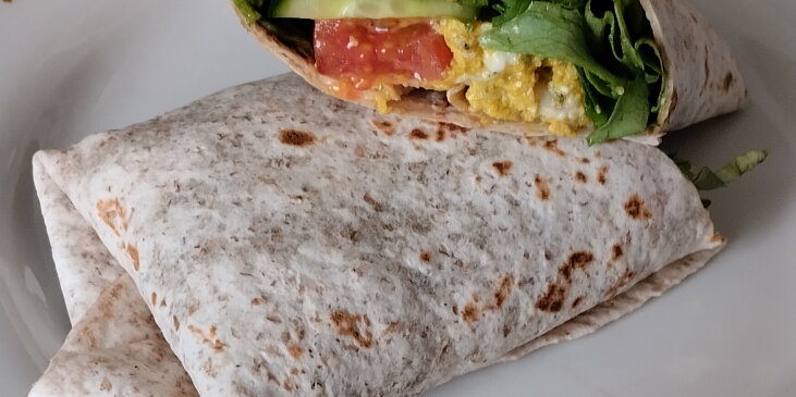 Tortilla s míchanými vajíčky a zeleninou