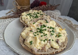 Jednoduchá vajíčková pomazánka z horkovzdušné fritézy