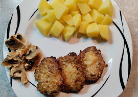 Pikantní kuřecí placičky s parmezánem z horkovzdušné fritézy