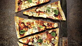 Pizza se sýrem s modrou plísní