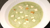 Mangoldová ( špenátová ) polévka s tofu (Tofu som dala údené, mám ho rada)