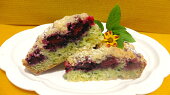 Ostružinový koláč s cuketovým těstem