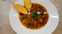 Pórkovo-cibulová polévka na způsob francouzské cibulačky