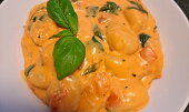 Smetanové rajčatové gnocchi z jedné pánve