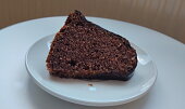 Kakaová bábovka se zakysanou smetanou (Řez bábovky)