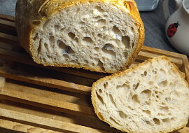 Kváskový podmáslový chléb (Silný kvások a pečenie v liatine sú zárukou dobrého výsledku. A dobrý recept.)