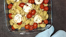 Caprese salát s křupavými gnocchi