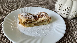 Hruškový závin s marcipánem