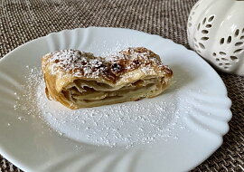 Hruškový závin s marcipánem