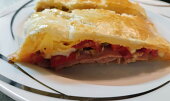 Pizza závin s olivami a zeleninou
