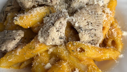 Dýňové „mac and cheese" s kuřecím masem