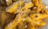 Dýňové „mac and cheese" s kuřecím masem