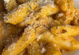 Dýňové „mac and cheese" s kuřecím masem