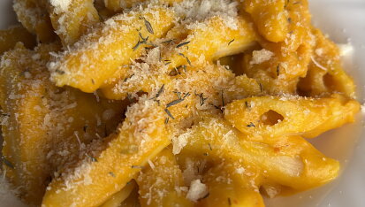 Dýňové „mac and cheese" s kuřecím masem