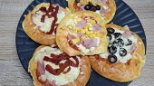 Mini pizzy z cottage těsta