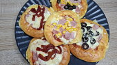 Mini pizzy z cottage těsta