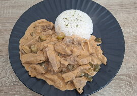 Vepřový stroganov se žampiony