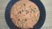 Rajčatovo-mozzarellová omáčka