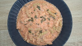 Rajčatovo-mozzarellová omáčka