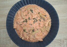 Rajčatovo-mozzarellová omáčka