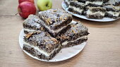 Makový koláč s jablky a tvarohem