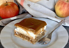 Jablečné nepečené řezy s karamelovou polevou