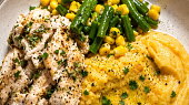Bramborovo-mrkvová kaše s kuřecím a zeleninou