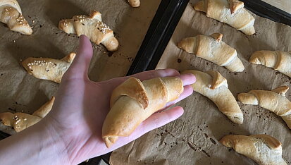 Nedělní rohlíky, Trošičku se rozjely špičky a z rohlíku je banketka, ale jsou výborné