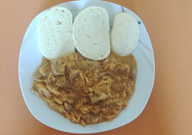 Segedínský guláš podle Zdeňka Pohlreicha (S domácími kunutymi knedlíky 😊)