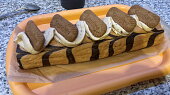 Biscoff roláda s banánem